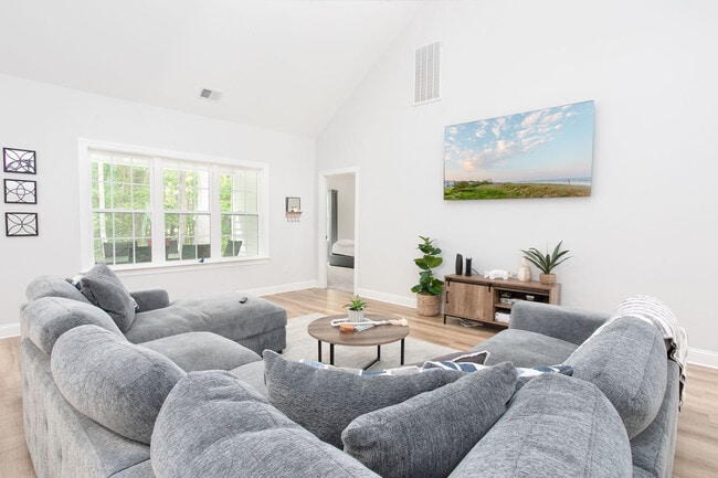 Photo - 279 Navigators Dr Unit ID1325029P