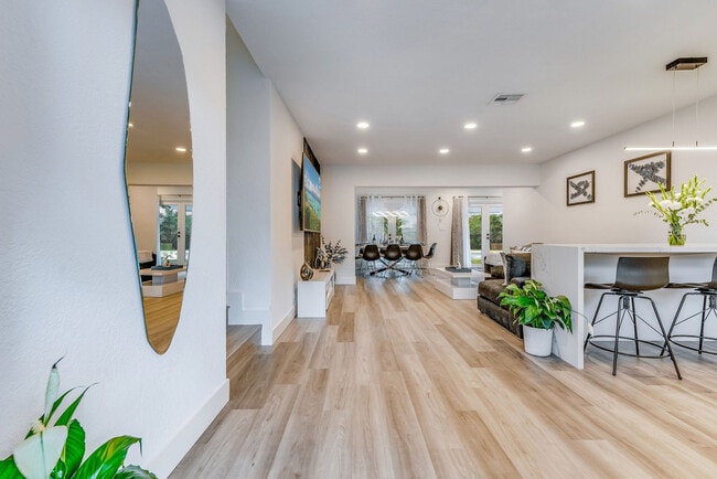 Photo - 830 SW 14th Ct Unit SI FL1-ID1475649P