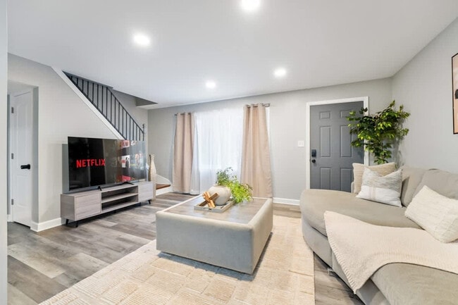 Building Photo - 5840 81st Pl Unit ID1237898P