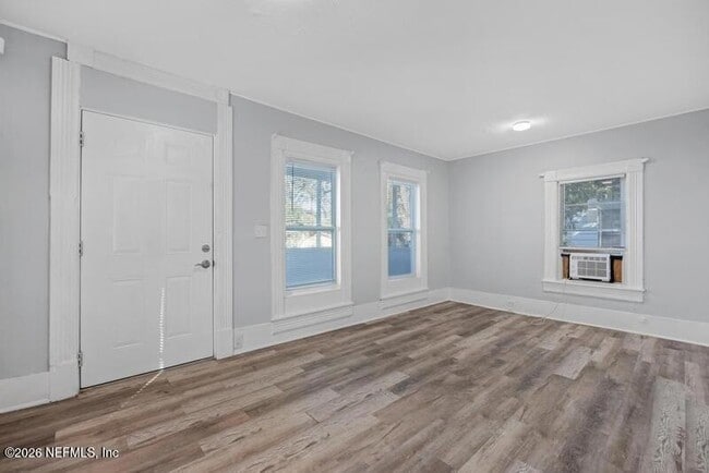 Photo - 1648 W 36th St
