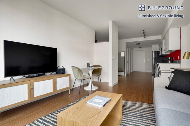 Photo - 330 3rd Ave W Unit FL7-ID257