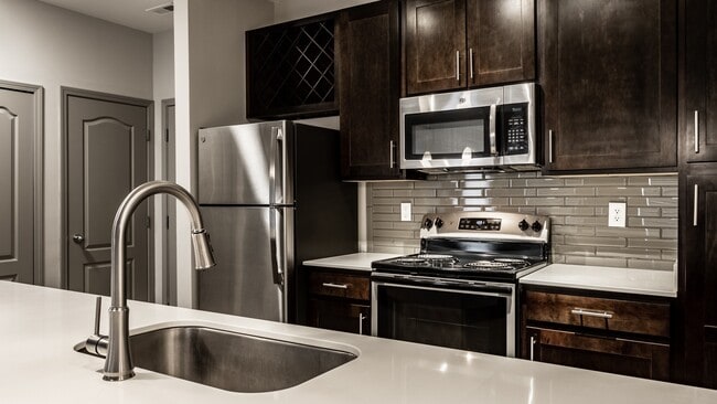 Photo - Bella Vista Apartments