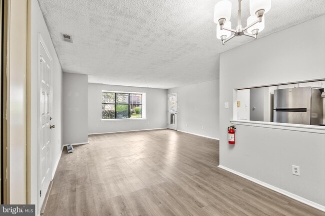 Photo - 4901A Dunbarton Rd