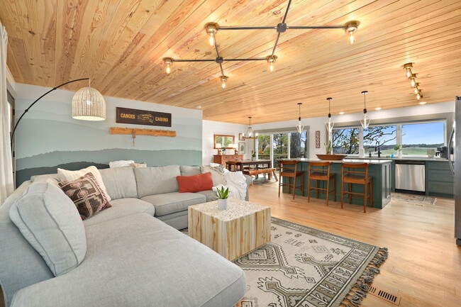 Building Photo - 22923 War Eagle Blacktop Rd Unit ID1221868P