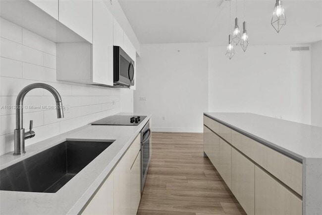 Photo - 101 Diplomat Pkwy Unit 2002