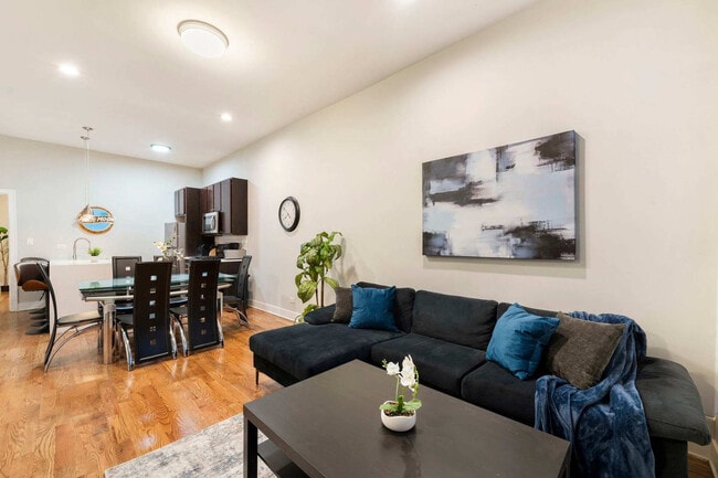 Building Photo - 2018 W 21st Pl Unit ID1296501P