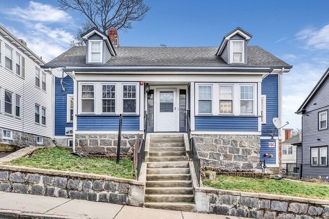 Building Photo - 13 Blakeville St Unit B