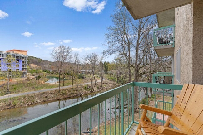 Photo - 3215 N River Rd Unit ID1266990P