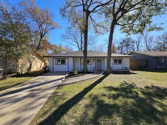 Photo - 307 Hildred Ave