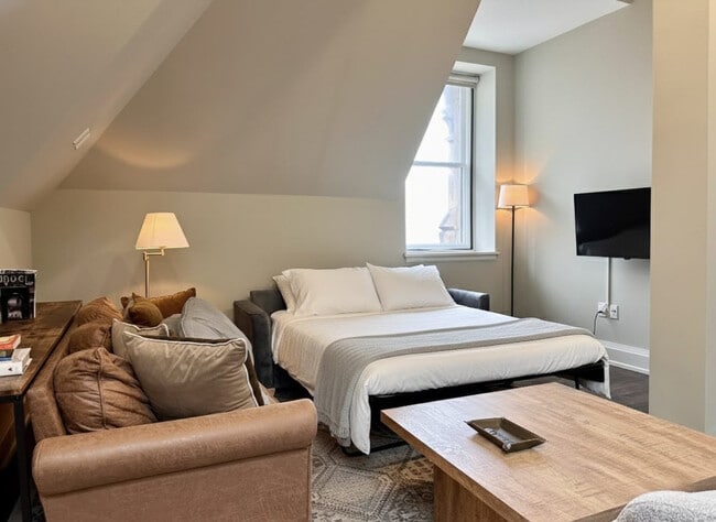 Photo - 225 E Michigan St Unit ID1379026P