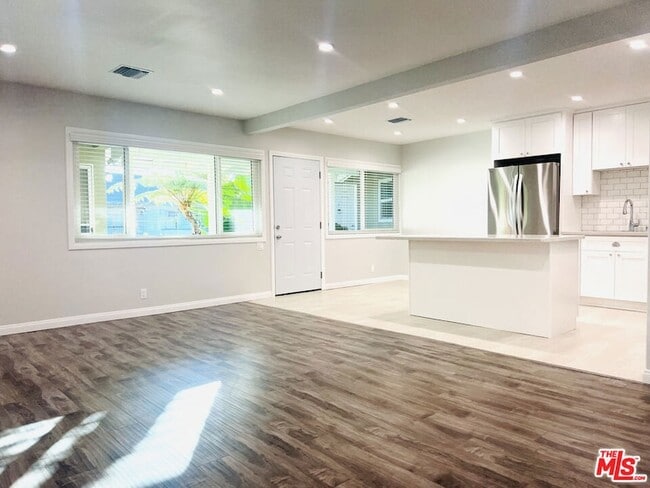 Photo - 624 N Toluca Park Dr