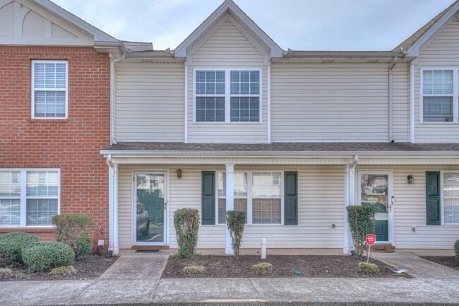 Building Photo - 415 Arapaho Dr