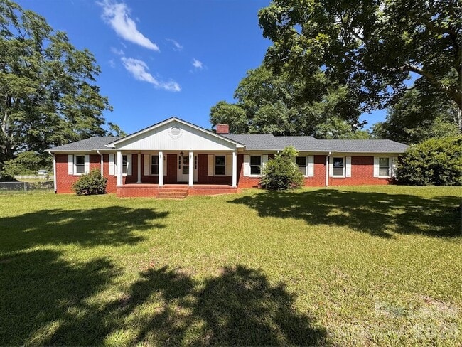 Building Photo - 7381 Lockhart Rd