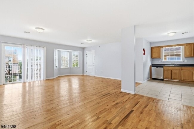 Photo - 83 Farley Ave