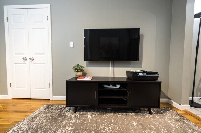 Photo - 305 E 104th St Unit ID1031984P