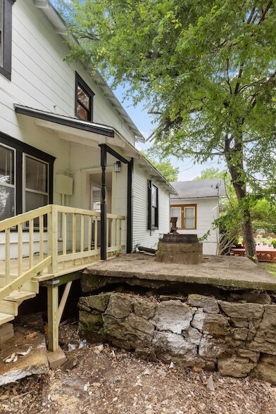 Photo - 1025 W Walker St