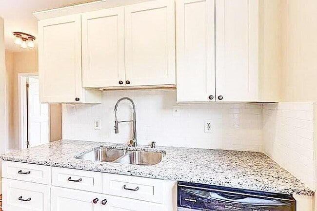 Photo - 65 Vanderhorst St