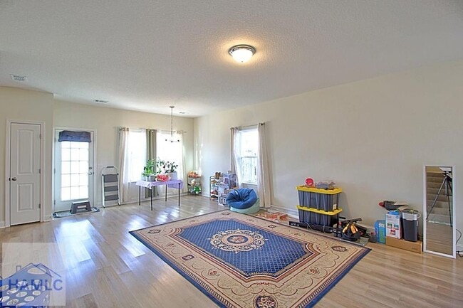 Photo - 790 Grayson Ave