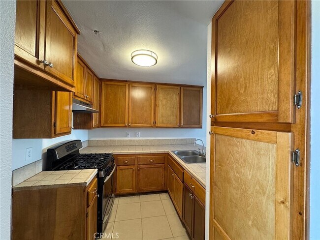 Photo - 450 E 4th St Unit 437