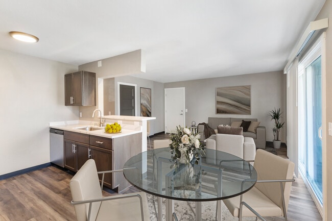 2 Bedroom Standard - The Hideaway at University Place