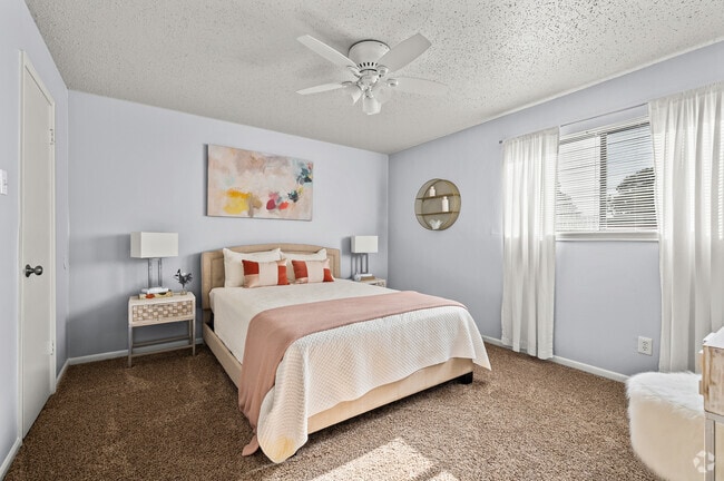 2BR, 2BA - 1,100SF - Frances Place Apartments