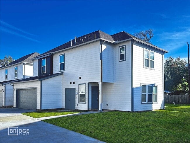 Building Photo - 118 Pecan Ln