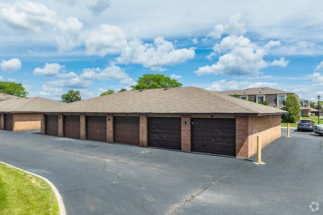 Garages - Wyndham Ridge Townhomes
