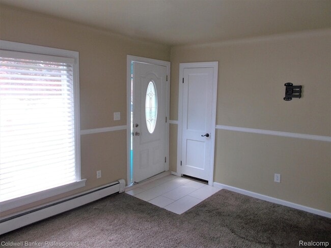 Photo - 2205 E 10 Mile Rd