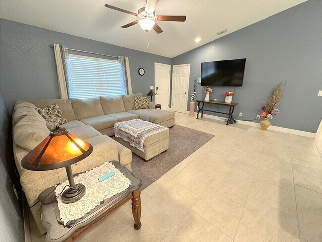 Photo - 5153 Bayley St