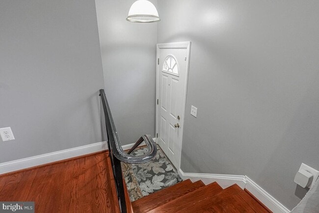 Photo - 6912 Eilerson St