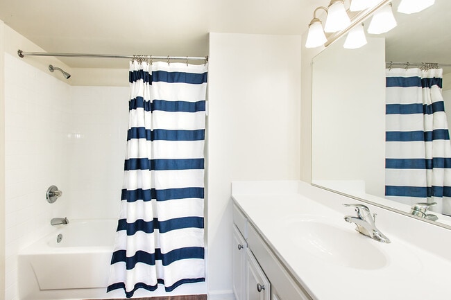 Photo - Lake Arbor Towers