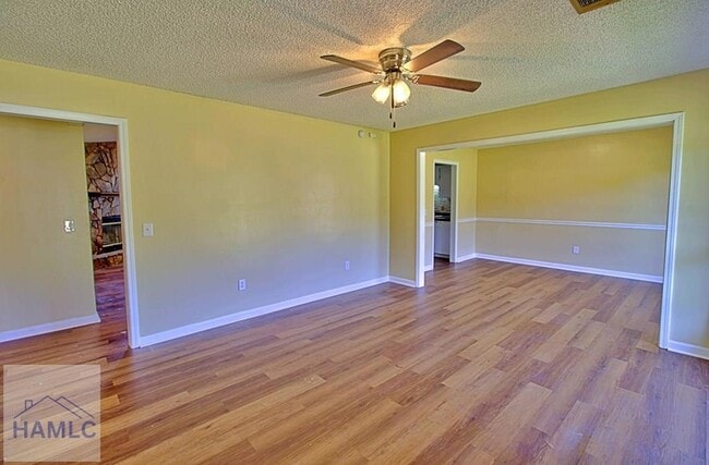 Photo - 205 Tempest Ln