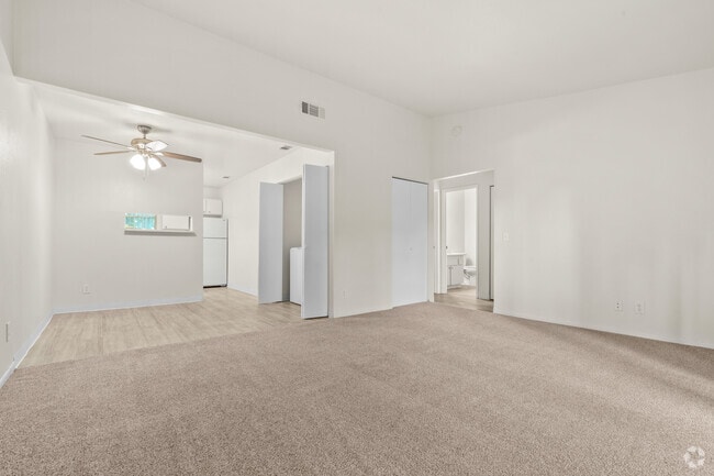 2BR, 2BA - 950SF - Living Room - College Glen Apartments