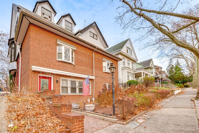 Photo - 126 Gifford Ave Unit SI ID1546496P