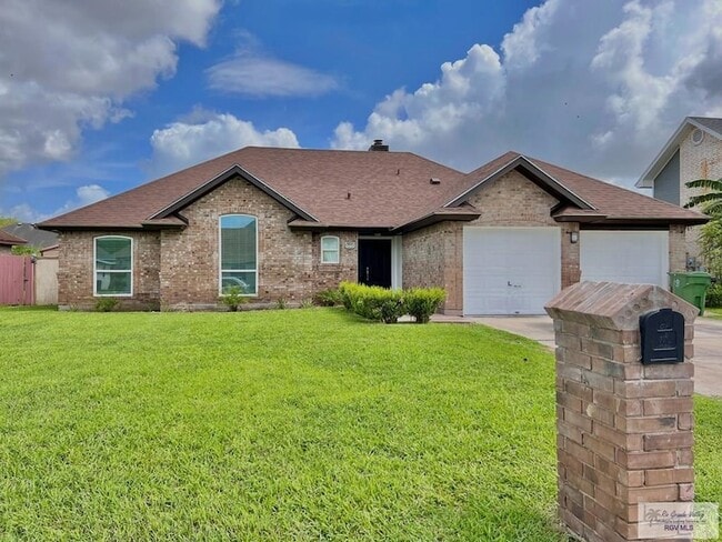 Building Photo - 560 Geraldine Ln