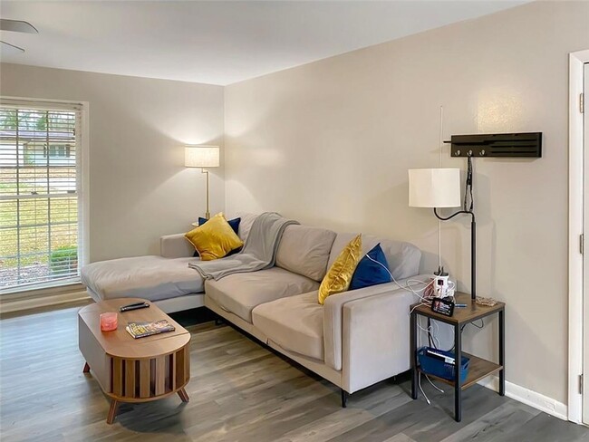 Photo - 5282 Maple Valley Rd SW