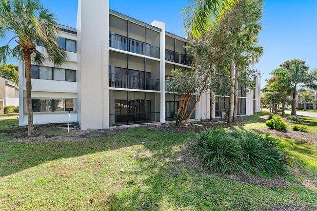 Photo - 1605 S US Hwy 1 Unit V6-104