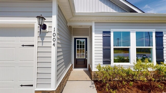 Photo - 1068 Moen Lp