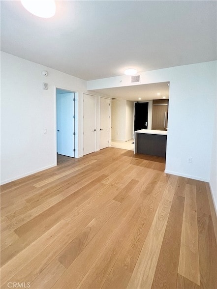 Building Photo - 889 Francisco St Unit 2901