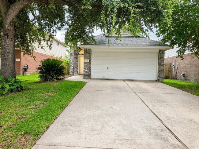 Photo - 638 Aldenwick Ln