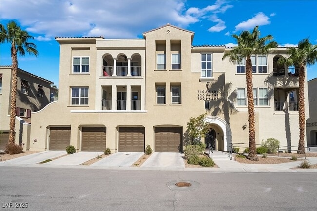 Building Photo - 2555 Hampton Rd Unit 6204