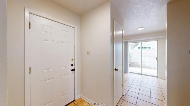 Photo - 922 Navarro Dr