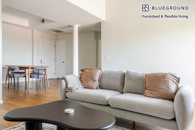 Photo - 2225 S Beverly Glen Blvd Unit FL3-ID1384