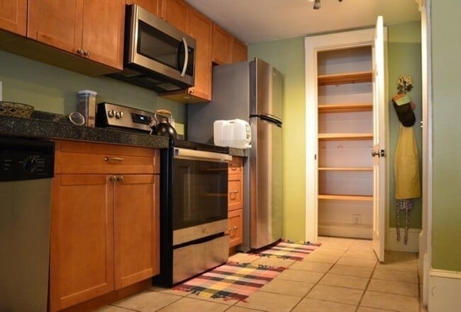 Photo - 14 Essex St Unit 14