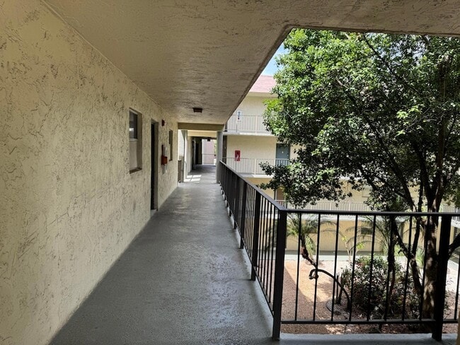 Photo - 1800 SW 81st Ave Unit 1307
