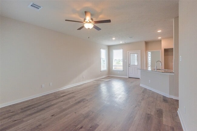 Photo - 1500 Lake Ridge Drive