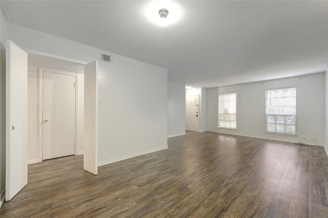 Photo - 6723 Tarnef Dr Unit 723