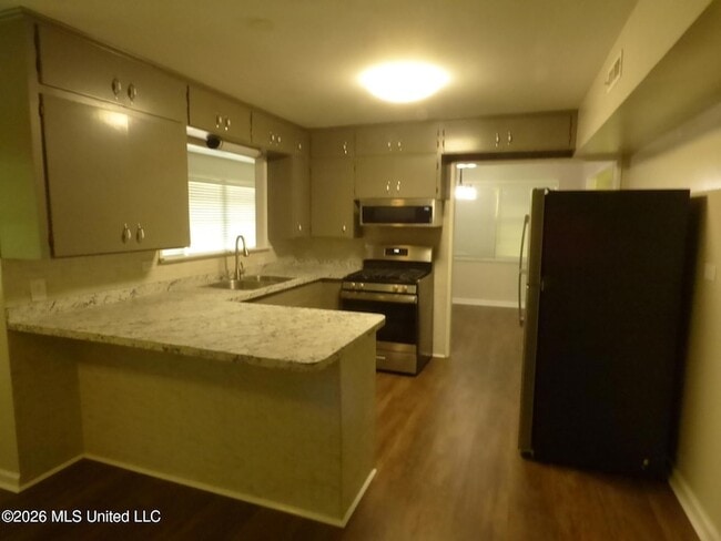 Photo - 2083 Martin Rd