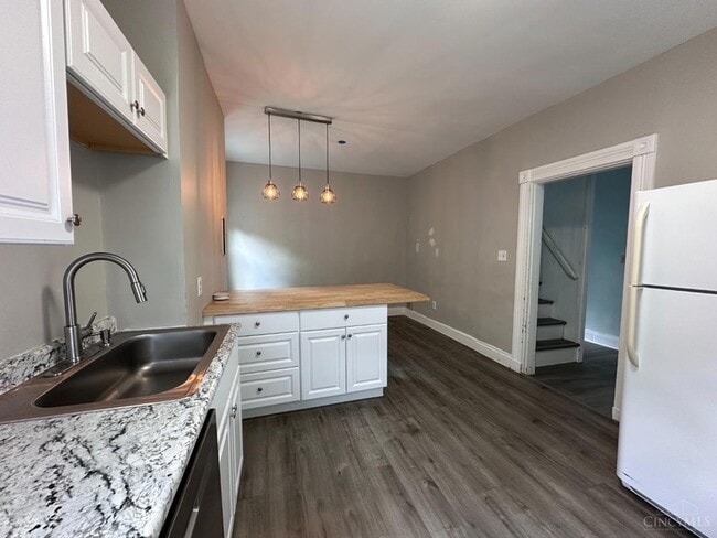 Photo - 623 Riddle Rd