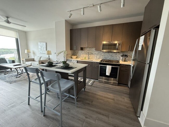 Photo - 95 8th St NW Unit SI ID1604699P